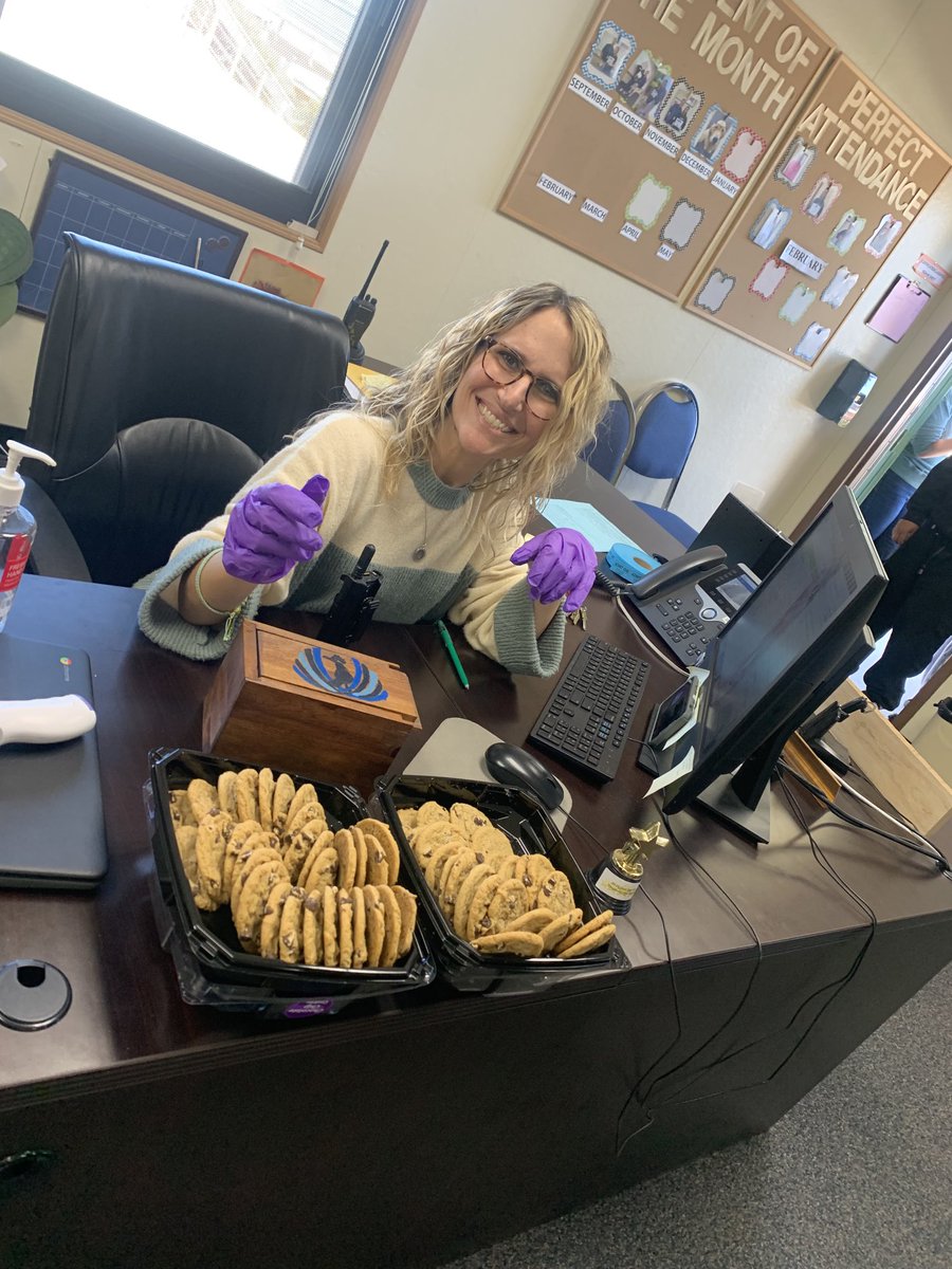 Tasty Thursday for Level 3’s and 4’s yesterday ⁦<a href="/ChapCares/">Chaparral HS</a>⁩! It’s super fun to celebrate how awesome our students are 🤗👊👍 #ChapCares