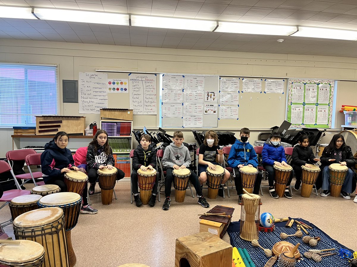 As part of the celebrations for Semaine de la Francophonie, Louise from Malicoundra, did drum workshops for our French Immersion classes.