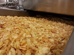 Çok geçmeden o firmanın iflas ettiğini, bizzat büyük patronundan duydum.

İçimi büyük bir sevinç kaplamıştı.

Uzatmayayım, şimdi bu şekerleme, cips, gofret fabrikaları aldı başını gidiyor.

Peki; bize neyi yedirdiklerini, niye yediğimizi hiç düşünüyor muyuz?