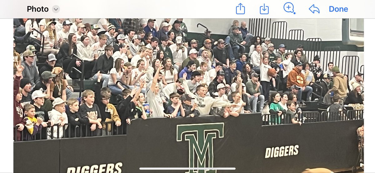 CALLING ALL JUNIOR HOOLIGANS!!! Help send the Orediggers off Saturday at 1pm as they hit the road for Kansas City! First 50 kids will get a Jr. Charlie tee shirt and a mini basketball! Bring your friends to the HPER Complex tomorrow!
#RollDiggs
#MT2KC