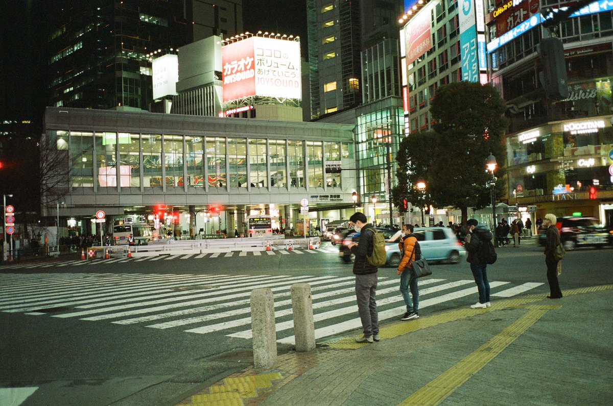 #Tokyo #東京
#kodakportra800 

#tokyocameraclub #streetphotography #miyashita #shibuya 
#東京散歩　#渋谷 #フィルム #カメラ好きな人と繫がりたい