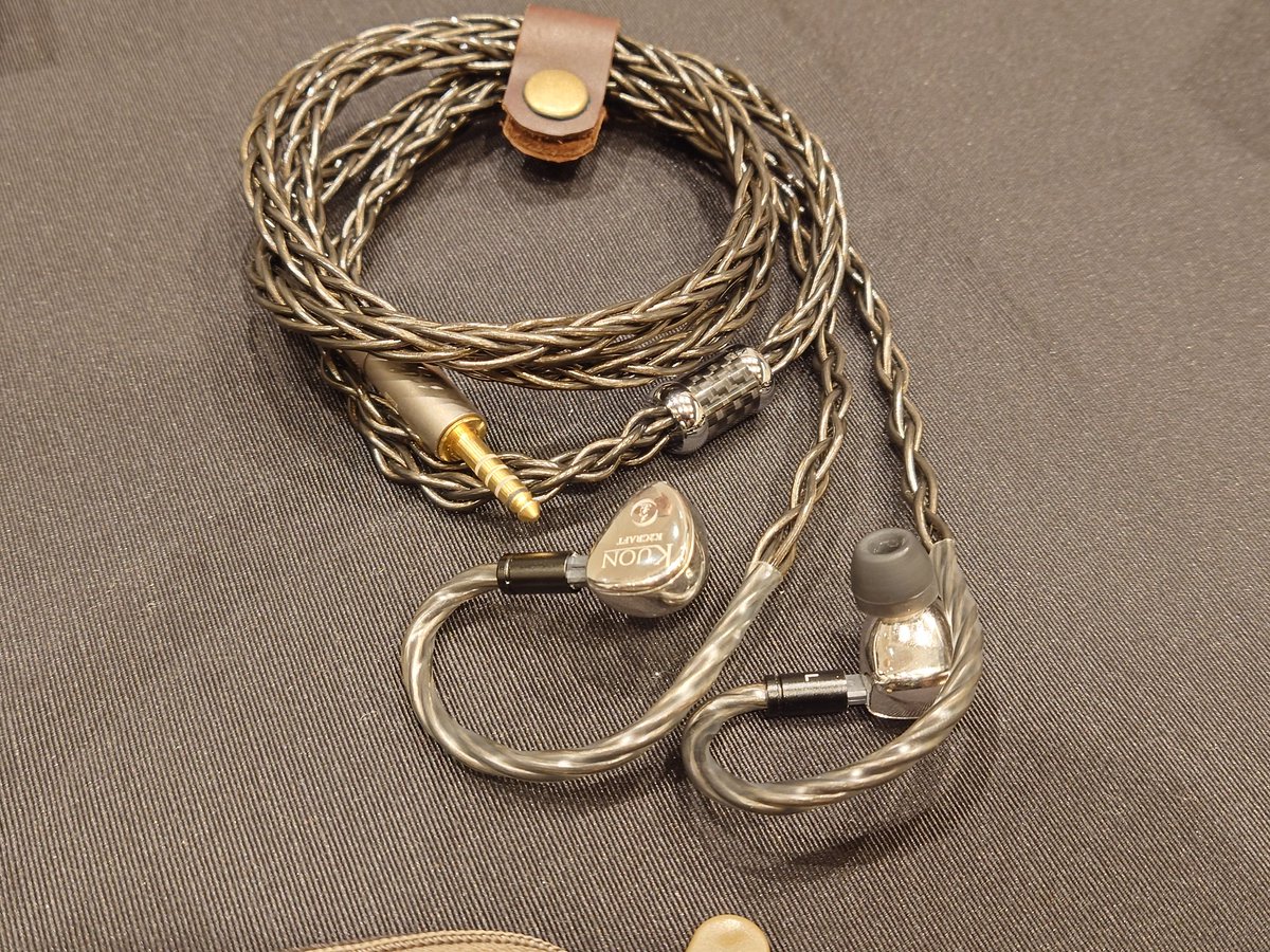 headphone_metal's tweet photo. K2Craftのイヤホン、バランス良いし低音が制動感あるし結構アリかもね https://t.co/gYara0lGBY