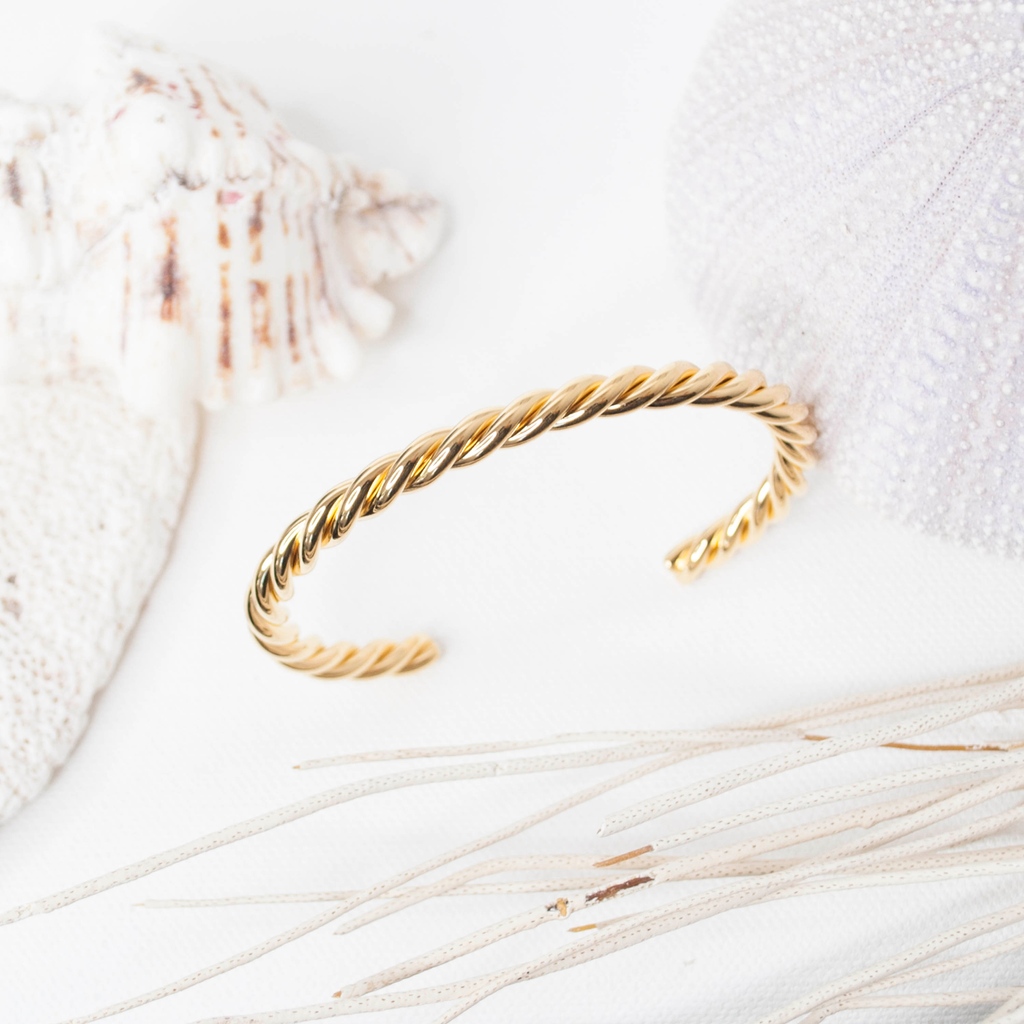 LeanderMeander's tweet photo. Wear the jewellery that makes you feel like the G O D D E S S you are ✨ 

@leander_dambrosia jewels shipping worldwide daily from Tucson, AZ &amp; in person by appointment in Mexico studio workshop https://t.co/4XlEEjsB8s