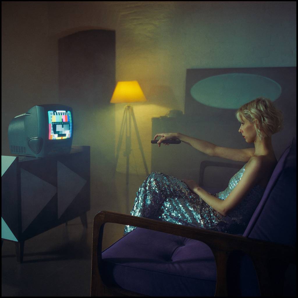 artlimitednet's tweet photo. Another World by @Lukasz_Spychala
#crewdson #history #cinematic #square #film #indoor #gregor #figure #chill #portrait #love #mediumformat #contemporary #people #illusion #rb67 #fineart #women #colors #female #color #filmphotography #nude… https://t.co/pYEWCLW86W https://t.co/M4vGBBnq0T