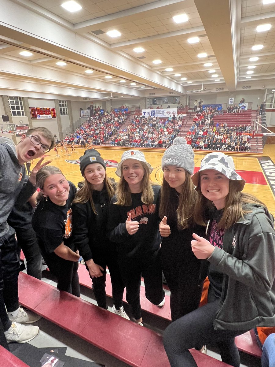 ONU golf stopped in Lexington to cheer on basketball in the sweet 16. Next stop is Pinehurst! <a href="/PBGolfnation/">Ohio Northern Golf</a> <a href="/Onuwomensbball/">ONU Women's Basketball</a> <a href="/ONU_SAAC/">Ohio Northern Student-Athlete Advisory Committee</a> #bearssupportingbears #lehrcup