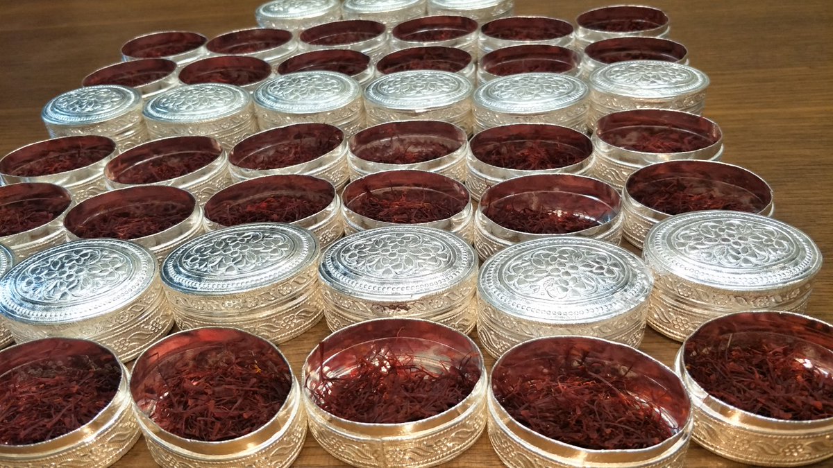 GharKesar's tweet photo. Kashmir Premium Saffron , #saffron #kashmirsaffron #puresaffron #originalsaffron #saffronnearme #sangeetgift #weddinginvitation #gift #weddingplanners #mehendigift #uniquegifts #jaingift #kesar #kashmirkesar #gift #returngift #weddinggift #saffrongift #invitationgift https://t.co/yq2U7audr6