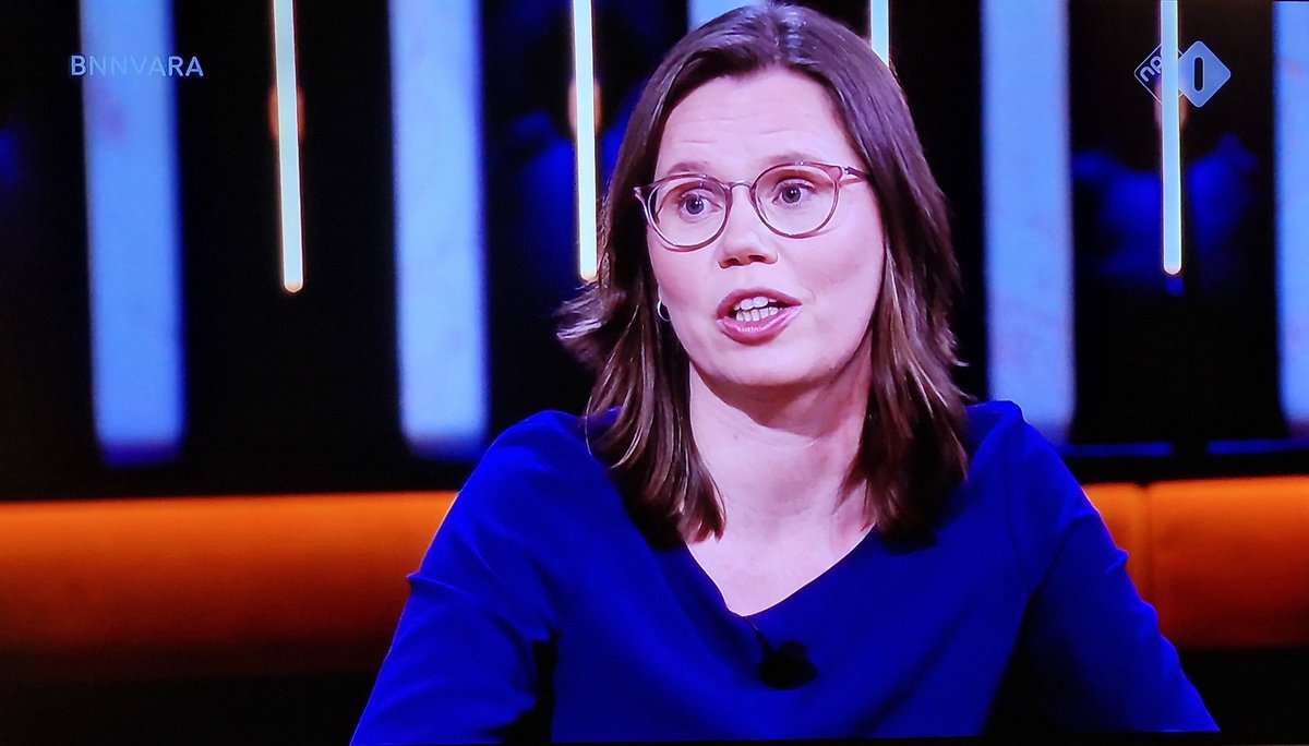 marcelbar8's tweet image. Opnieuw een degelijk optreden van Mirjam #Bikker (CU) nu bij #op1npo. Dit keer in een kort debatje met Joost #Eerdmans (JA21). Over Groningers zegt ze: "zij hebben scheuren in hun woningen én in hun hart." Het laat maar waaien-klimaatbeleid van JA21 kapt Bikker resoluut af. Mooi.