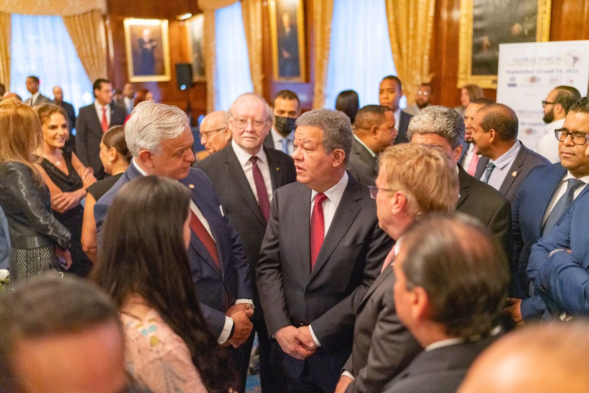 FPcomunica's tweet photo. #FPComunica |

𝐋𝐞𝐨𝐧𝐞𝐥 𝐞𝐧𝐜𝐚𝐛𝐞𝐳𝐚𝐫á 𝐚𝐜𝐭𝐢𝐯𝐢𝐝𝐚𝐝𝐞𝐬  𝐞𝐧 𝐄𝐬𝐭𝐚𝐝𝐨𝐬 𝐔𝐧𝐢𝐝𝐨𝐬

𝐅𝐏 𝐫𝐞𝐚𝐥𝐢𝐳𝐚𝐫á 𝐞𝐧𝐜𝐮𝐞𝐧𝐭𝐫𝐨𝐬 𝐜𝐨𝐧 𝐩𝐫𝐞𝐜𝐚𝐧𝐝𝐢𝐝𝐚𝐭𝐨𝐬 𝐦𝐮𝐧𝐢𝐜𝐢𝐩𝐚𝐥𝐞𝐬 𝐞𝐧 𝐒𝐚𝐧𝐭𝐨 𝐃𝐨𝐦𝐢𝐧𝐠𝐨 𝐲 𝐞𝐥 𝐒𝐮𝐫 https://t.co/77WNtvD3hv