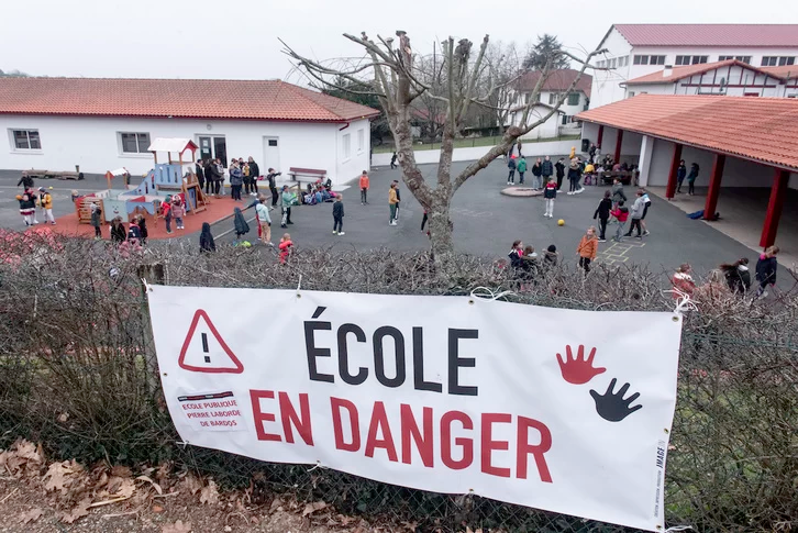 MediabaskInfo's tweet photo. Carte scolaire : les postes d'enseignants sauvés à #Ordiarp-#Musculdy et #Louhossoa #cartescolaire #ecoles #euskara #immersion https://t.co/ofyLAvhbVn https://t.co/rLVHLQatGL