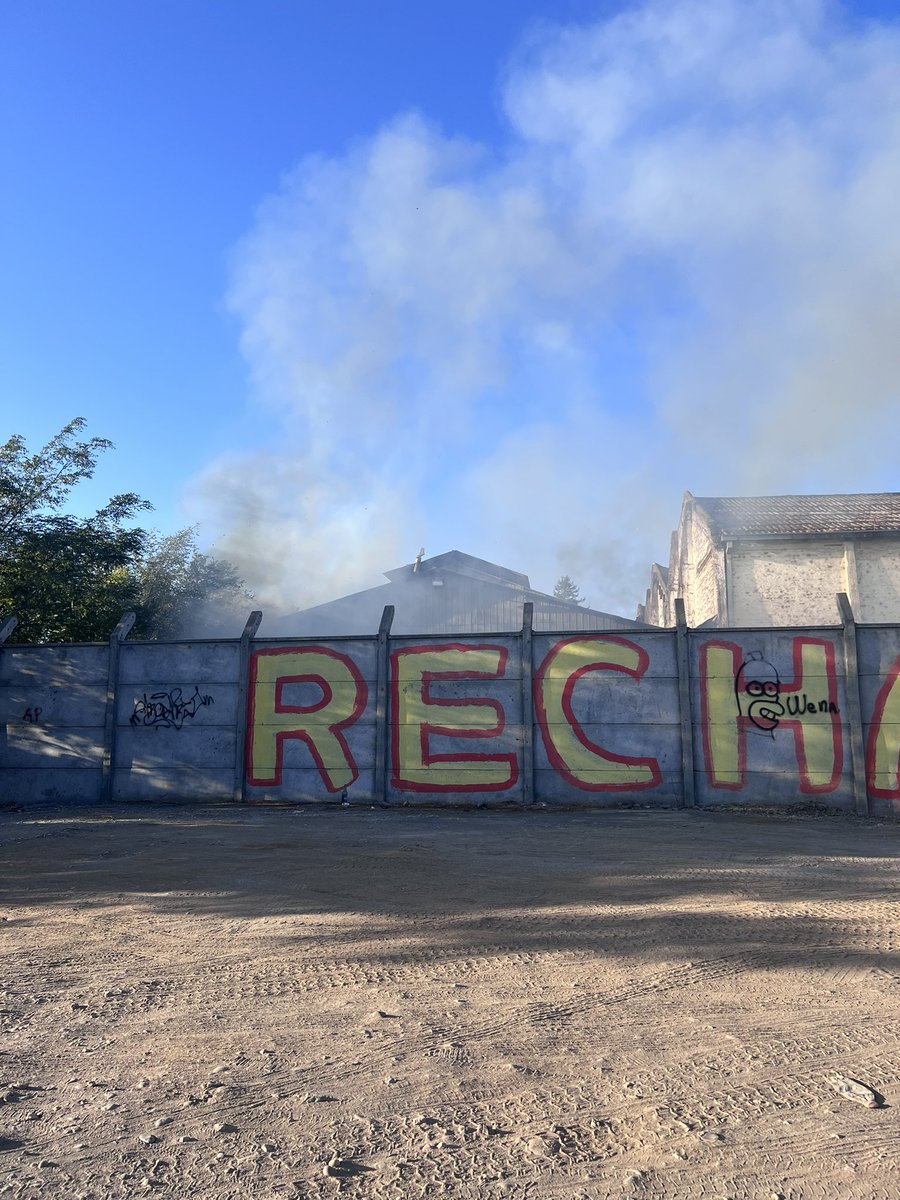 Shimits_25's tweet photo. @CBSC1924 Siiii pase recién por ahí y se ve Naranjo por donde está la pandereta roja ! https://t.co/e5IYNWugJ7