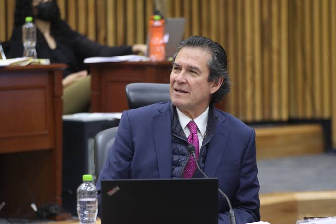 renecruzg's tweet photo. 🚨🚨Una juez de distrito le concedió la suspensión definitiva a Edmundo Jacobo para que continúe como secretario Ejecutivo del @INEMexico y ordena a las autoridades abstenerse de cesarlo o destituirlo https://t.co/YiUcKtu0DC