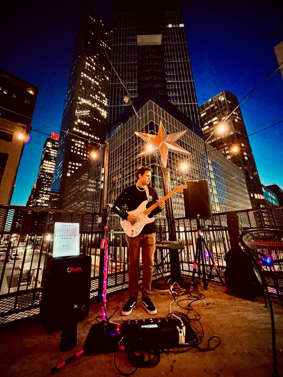kindeehouston's tweet photo. Ready for Fri YAY!!!??? Join us for dinner and live music with Blake Jackson: Weekly 3 Friday each month 7pm -  10pm
Catch our happy hours before at 5-6:30pm 
https://t.co/JffklXqXiA
#livemusic #houstonmusic #musiclover #thaifood #thai #foodies #craftcocktails #coldbeer https://t.co/0MVzfGaPdU