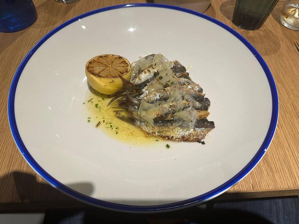 Timothy_Hughes's tweet photo. The sardine factory @thesardinefactorylooe #eastlooe #looe #looecornwall #cornwall #hpbmoments @holidaypropertybond #vacation #holiday #vacationmode #vacationvibes #vacationtime #vacations #holidays #visitcornwall #cornwallcoast #cornwalluk #food #foodpo… https://t.co/WLCxI3SXhq https://t.co/WNcap83yPD