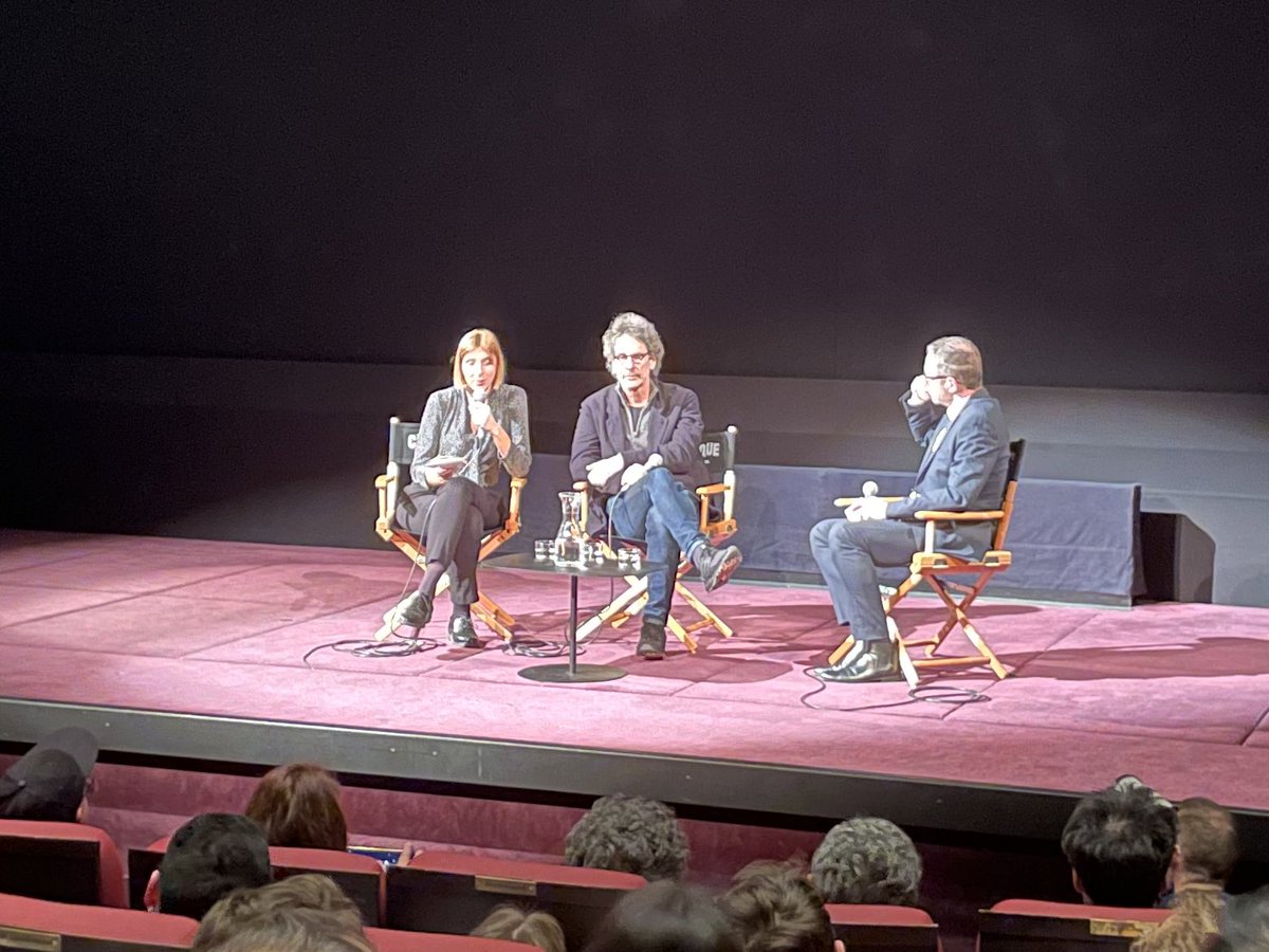 GrGrPrZ's tweet photo. « J’ai appris il y a seulement 2 ans que Cormac McCarthy l’avait d’abord écrit comme un scénario avant d’en faire un roman. Ça explique pourquoi ça fonctionne aussi bien »
Joel Coen au sujet de #NoCountryForOldMen 

@cinemathequefr 
#FIFR2023
#JoelCoen #Masterclass https://t.co/pTVtQnZTNR