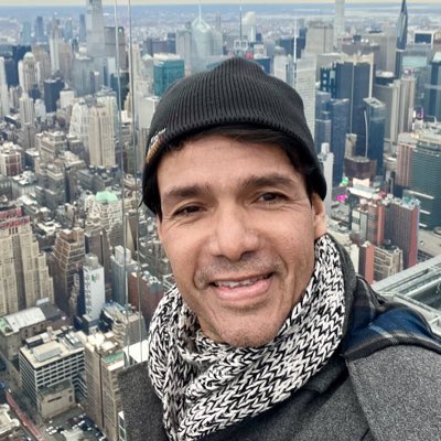 Ramonrainier's tweet photo. #NewProfilePic https://t.co/UhQWUsNCLD