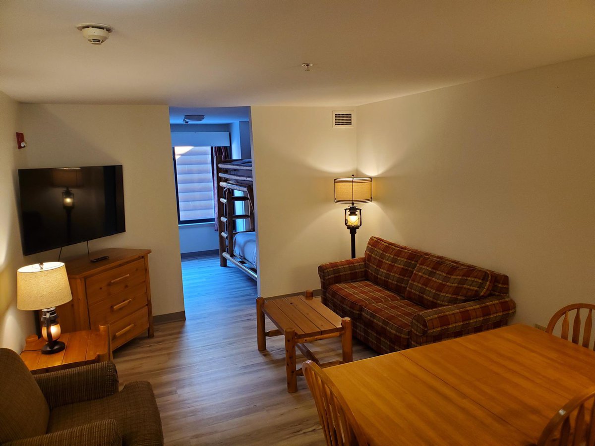 3BearsResort's tweet photo. SPRING BREAK ALERT! 🚨
We are currently offering a Spring Break Special rate.

Come Join Us At Three Bears Resort!

Click on the link for more info: https://t.co/ijzMRTpEgt https://t.co/w0JtNd77hb
