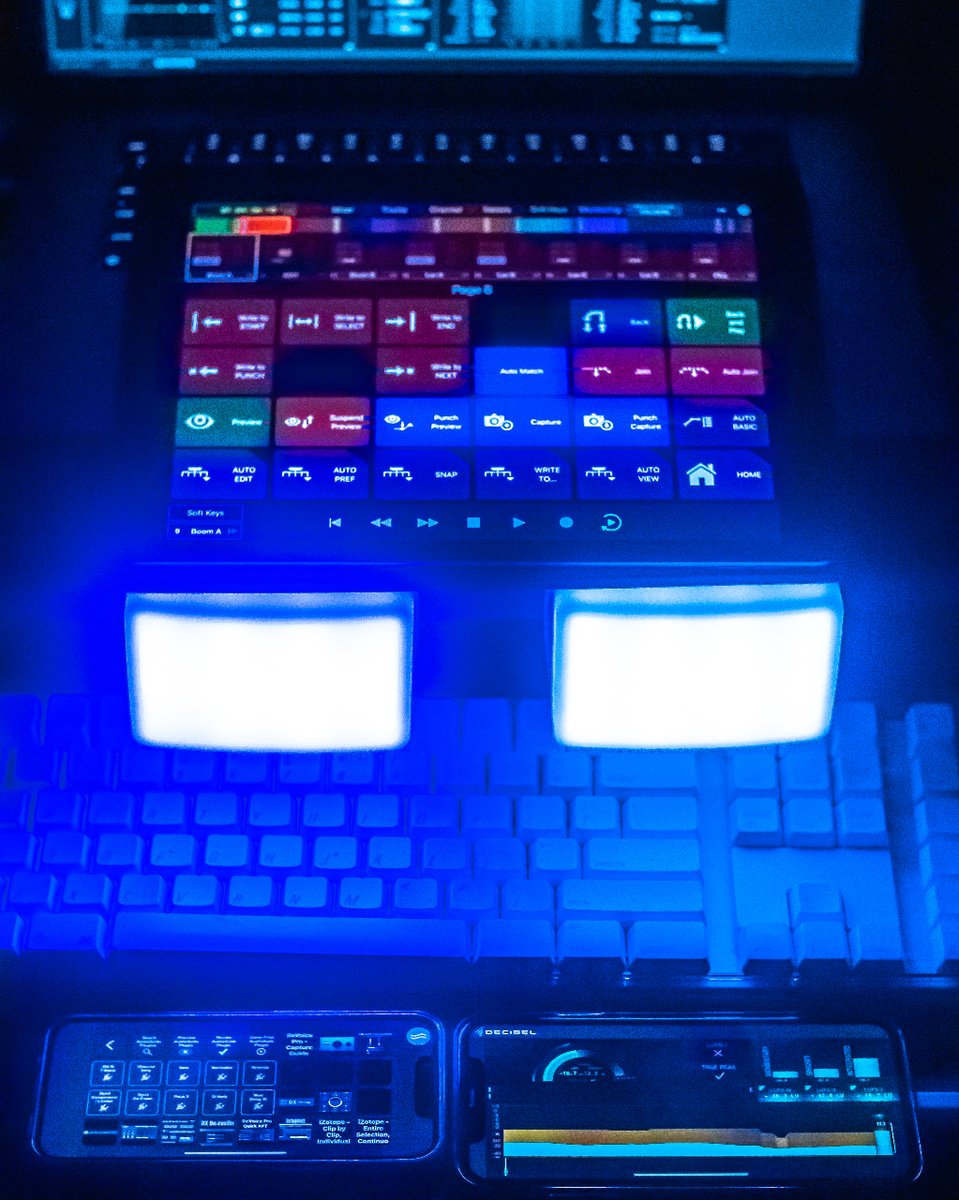 While we're talking about using your mobile devices for productivity. Here's a closer look at the customization that's available to you with <a href="/soundflowapp/">SoundFlow</a>.  In the studio this is what's on my Streamdeck XL, but as you can see it translates to the app just fine. (cont)