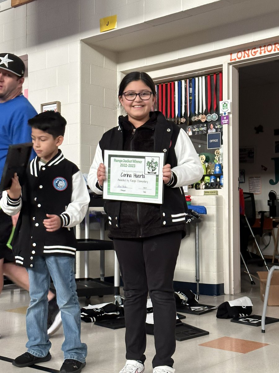 MsRiddle20's tweet photo. Star teacher &amp; a house jacket winner??? What a way to kick off Spring Break🫶🏻🥹 I LOVE MY JOB!  #rangeridernation https://t.co/Umvc9bqeC9