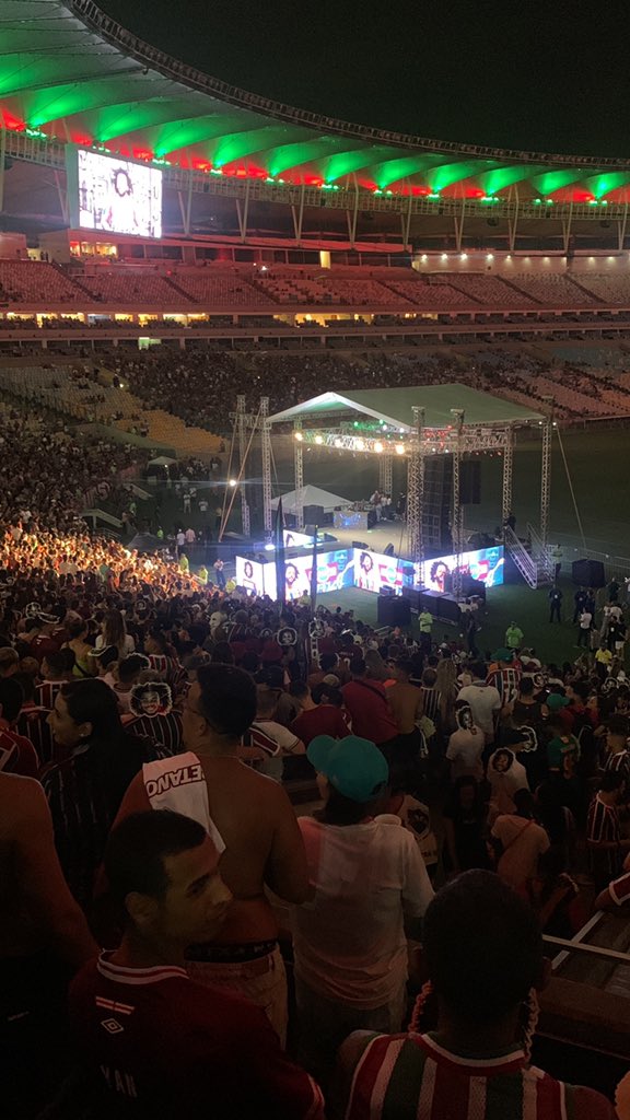 TainaraBrave's tweet photo. #EUVIM #Fluminense https://t.co/86uM4WLZXX