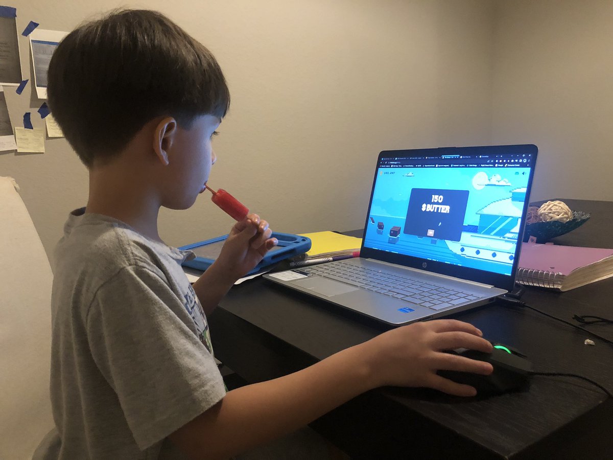 Here training the next generation of $Butter heads. He has more luck than me! Shhhh dont tell the bakery bosses! Join us in <a href="/thebakerygg/">Butter</a> !! This team is always innovating. Cant wait to see what else we get!