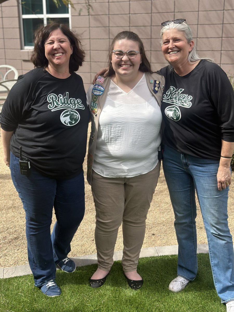 Feel Good Friday story!  <a href="/TheMRHS/">Mountain Ridge</a> Senior, Elisabeth, was featured on @AZTV_7 for her work in creating a Bunny Garden for special education students at Ridge as a part of her <a href="/girlscouts/">Girl Scouts</a> Gold Award! Thank you Arizona Grass Masters for providing some resources!⭐️🐰🪴#extraordinary