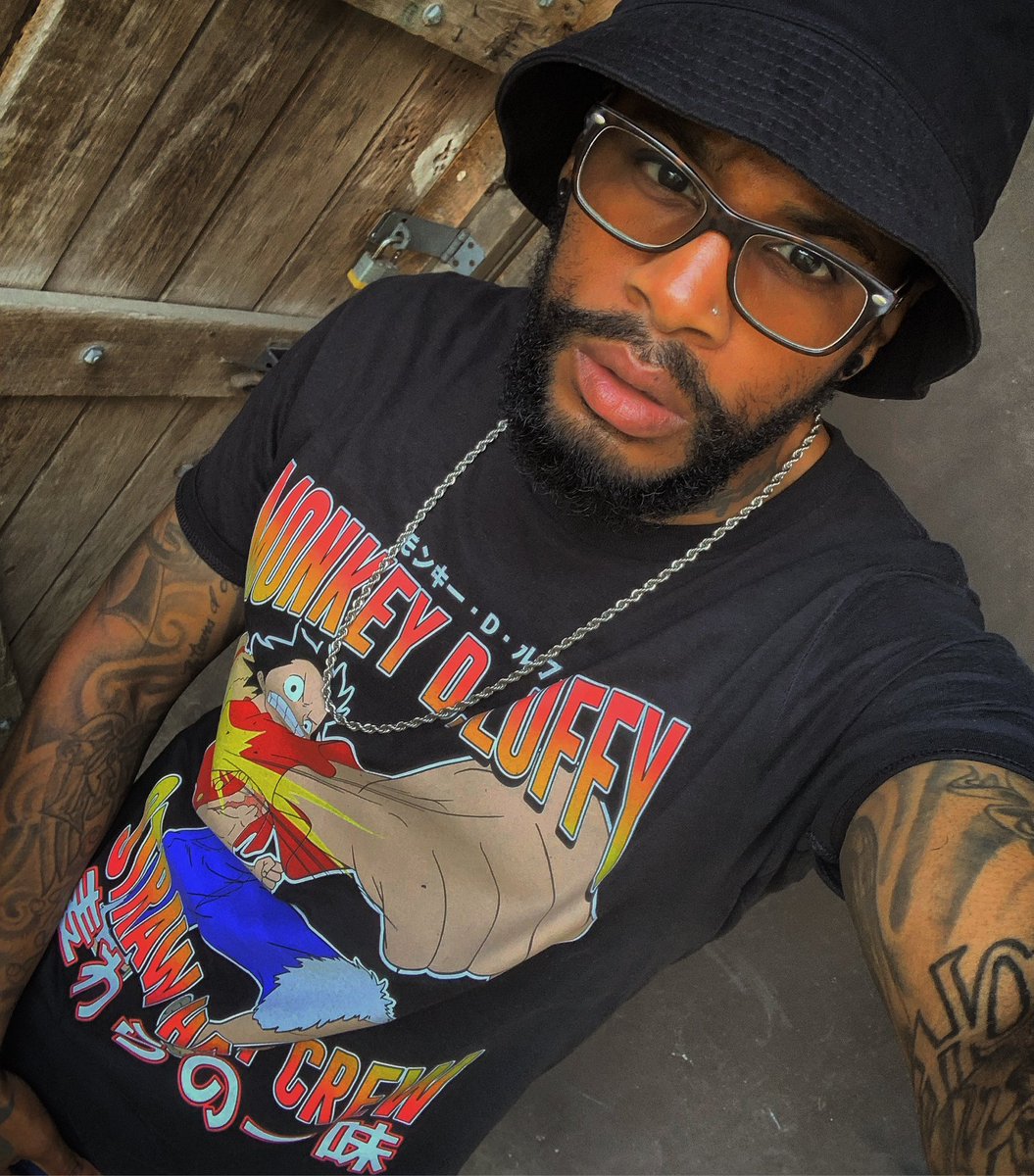 mr_moon_85's tweet photo. Yo, @HotTopic Thank You For The New #Drip! @RippleJunction Yโall Be Bring The Heat! ๐ฅ Loving This @OnePieceAnime Shirt! ๐ซถ๐พ
#OnePiece #MonkeyDLuffy
#HotTopic #RippleJunction
#AnimeFan โค๏ธ #Anime4Life
#JustACoolGeek ๐ค #MrMoon ๐คซ https://t.co/zzvZI7jGxD