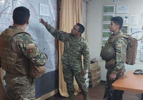 💪Enfermeros #Militares de Combate (EMC) del <a href="/HosMilSantiago/">Hospital Militar de Santiago</a> apoyan las labores de seguridad en el sur de #Chile 💪

📌Están capacitados para brindar atención médica en distintos ambientes operacionales o escenarios críticos

➡️Lee toda la nota aquí 👉bit.ly/3Ta8Zz2