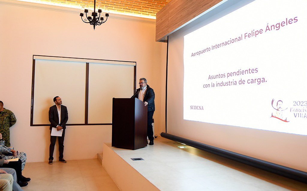 SICTmx's tweet photo. 🔴 #ComunicadoSICT

Encabeza Nuño Lara nueva reunión con industria de carga nacional e internacional en @aifaaero 

➡️ https://t.co/hYVDdV5UaB

🔸 Participan representantes y directivos de un centenar de cargueras y IATA.

1/2 https://t.co/C8LZIbbyYh