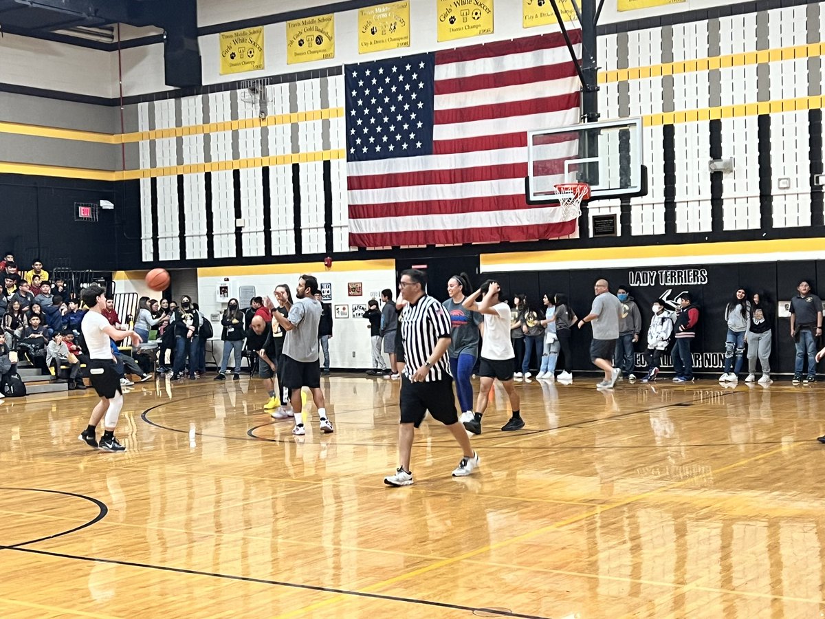 🏀🖤💛 Teachers win again in the Teachers vs Students Basketball Game!! 🏀🖤💛