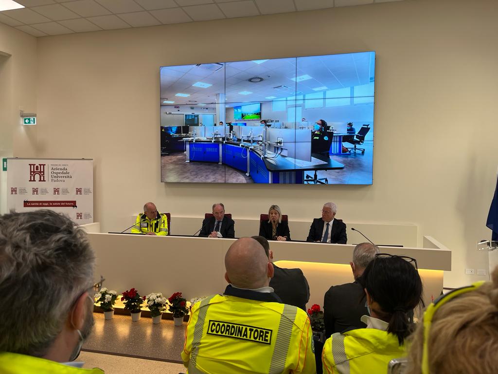 SUEM_Veneto's tweet photo. 10MAR #Padova  Inaugurata oggi all'Azienda Ospedaliera Universitaria dall'Assessore alla Salute di @RegioneVeneto Manuela Lanzarin la nuova Centrale Operativa di #suemPD. Un investimento di 1 .600.000 Euro. #WeAreSUEM https://t.co/hAWfVHOwvo