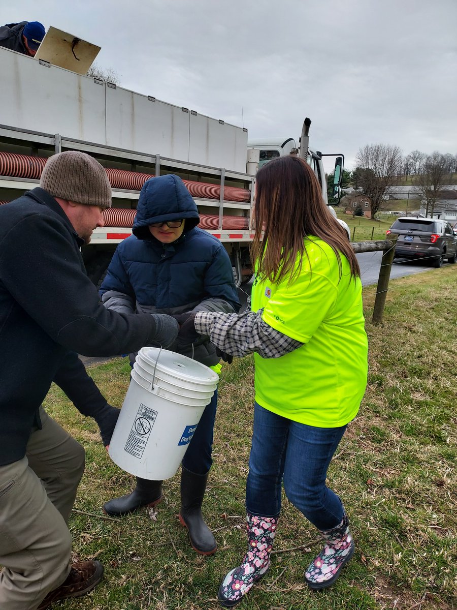 KimIngram22's tweet image. How was your Friday?? #trouttransporters @lshspioneers @LSPioneers killed it stocking #trout with the @pafishandboat today!!! #lifeskills #community #lovewhereyoulive #lovewhereyouwork