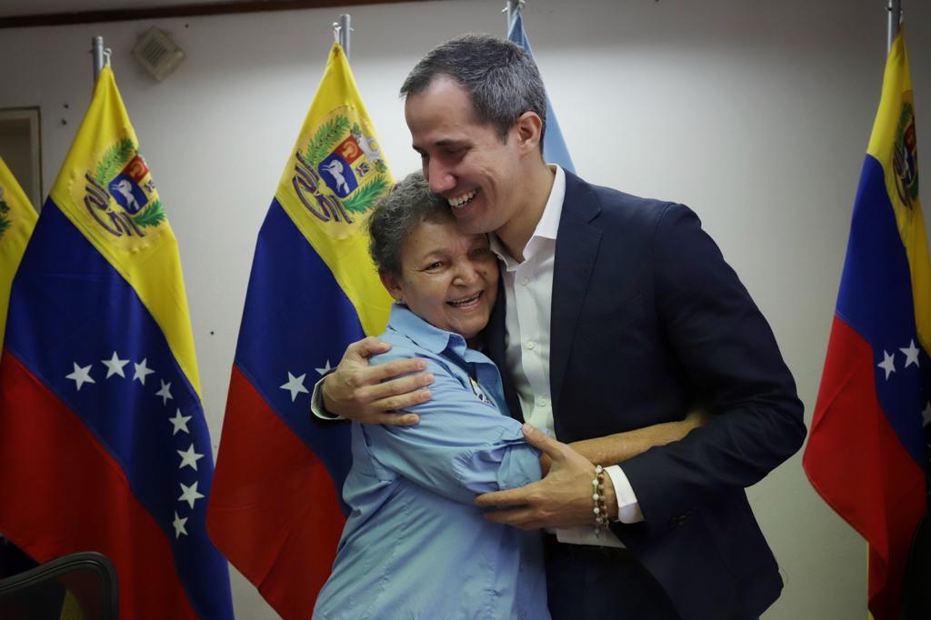 VoluntadPopular's tweet photo. Nuestro candidato a la Primaria, @jguaido, recibió el respaldo absoluto de Democracia Renovadora y Fuerza Liberal. Esto constituye una valiosa alianza de cara a la elección Primaria. https://t.co/kXKsgPHNbg