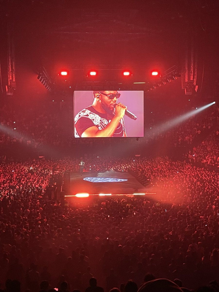 mat_dck's tweet photo. laylow, hamza, ninho, ali, lous ans the yakuza, le bercy de dinos était une énorme masterclass https://t.co/VchYhLiSZ5