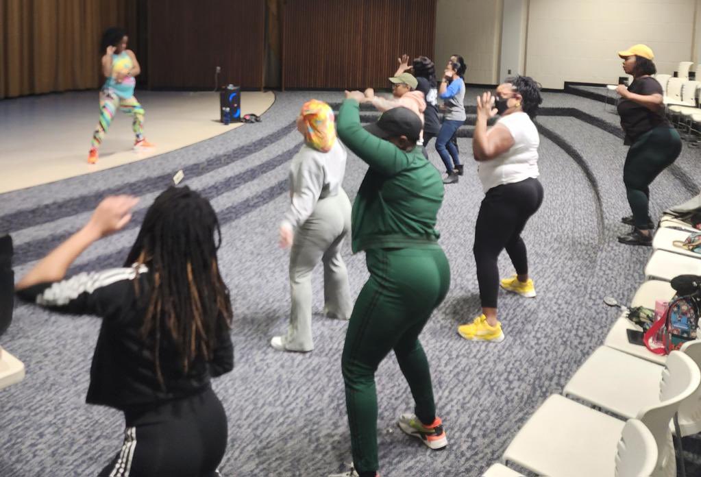 CofieldTowanda's tweet photo. Morning Pep at PREP was a hit! Thank you Kearsha and Prep moms for joining us today for Zumba. Participants received new PREP gear for supporting today’s event. We hope to see you on March 24th for yoga. #strongertogether #womenshistorymonth https://t.co/DqzfX1NHFQ