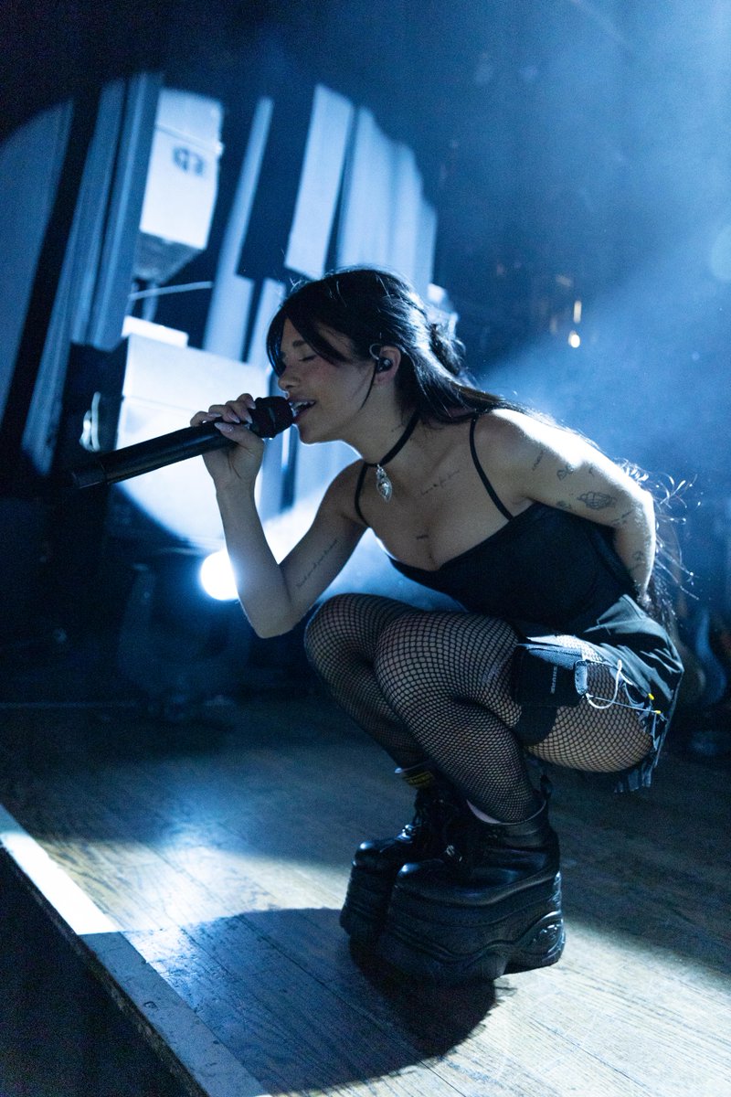 IrvingPlaza's tweet photo. Two nights of @nessabarrett and we’re starting to think this song is about us 🖤

📸: Chloe Dugourd https://t.co/fwzM3Zc0n7