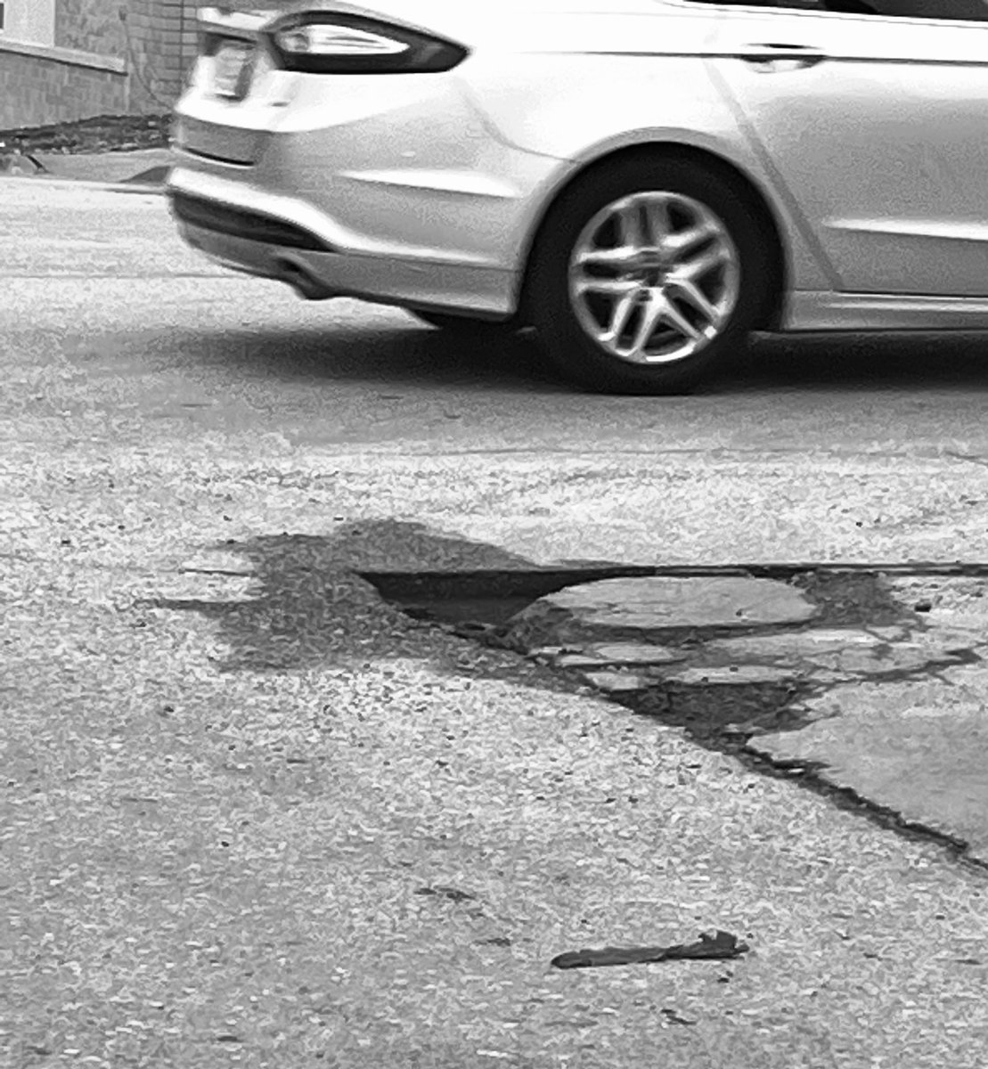 billkirby13's tweet photo. Stuart’s been eating his Wheaties! #StuartThePothole #TeamStuart https://t.co/Qmiw0Pk5Z5