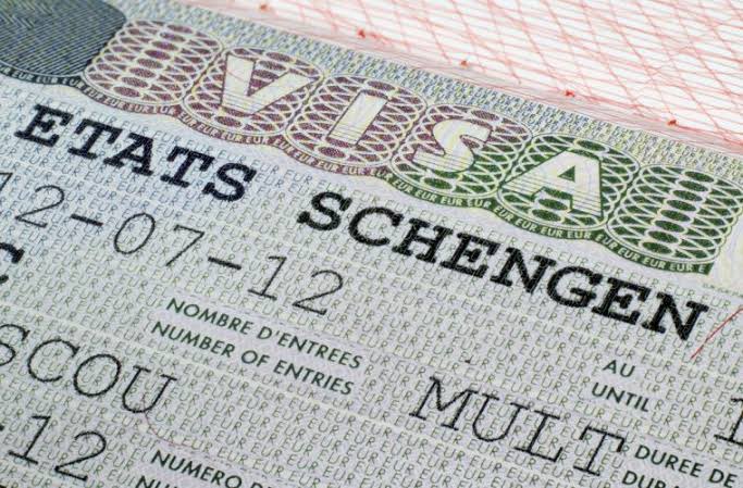 Great news for visa applicants from Vanuatu 🇻🇺: thanks to a new agreement between🇨🇭 Switzerland &amp; 🇫🇷France the French Embassy in Port Vila will process visas for Switzerland as of April 15, 2023. Residents of Vanuatu don’t have to travel to Sydney anymore. vu.ambafrance.org