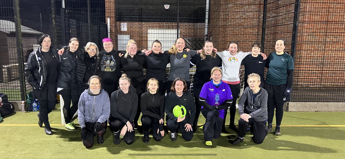 A chilly one tonight for the ladies but yet another great session ⚽️💕 Working on finding space and retaining position. We absolutely smashed it and had a great time as usual! Huge welcome to Claire and Nicole tonight 🙂 Great to see more new faces #team 🧡🖤