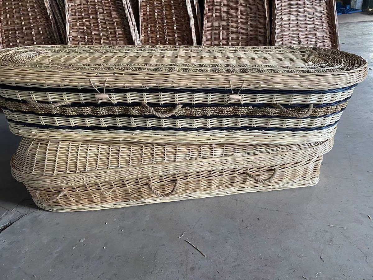phoenix_coffin's tweet photo. Which coffin do you like more #casket #coffins #urns #shrouds #cross #biodegradable #ecofriendly products #willow #bamboo #scatteringashes #petashes #scatteringtube #petcoffin https://t.co/mPcYX7az8E