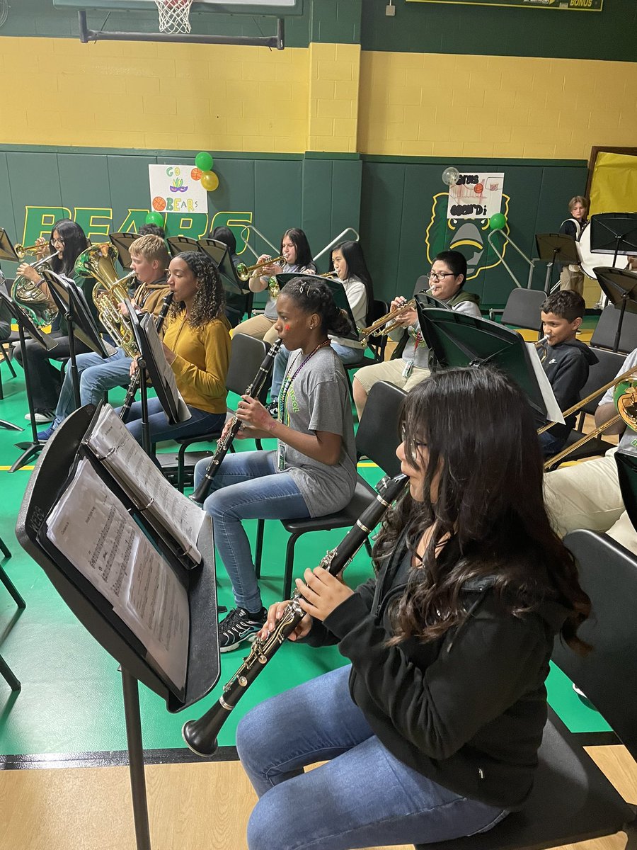 WebbMSBand's tweet photo. πMARDI GRAS PEP RALLY π we had a combined group for our pep rally to bring us into Spring Break! Bravo, Tutti! π»ππ
#WebbBand #WebbBearBand #WebbTimeToShine #WebbPRIDE https://t.co/c2yFFAEm1Z