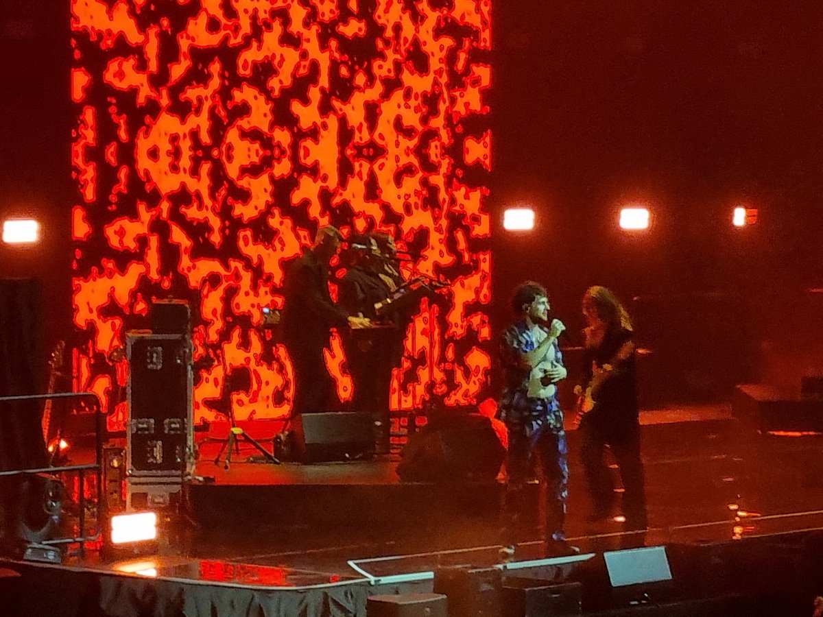 StefanRedfern's tweet photo. Had the pleasure of helping @Howard_Eastwood out early in his career. Now he's smashing it in sold out arenas 🤯 That Tom Grennan fellow's alright too. https://t.co/RrvfnkNe3h