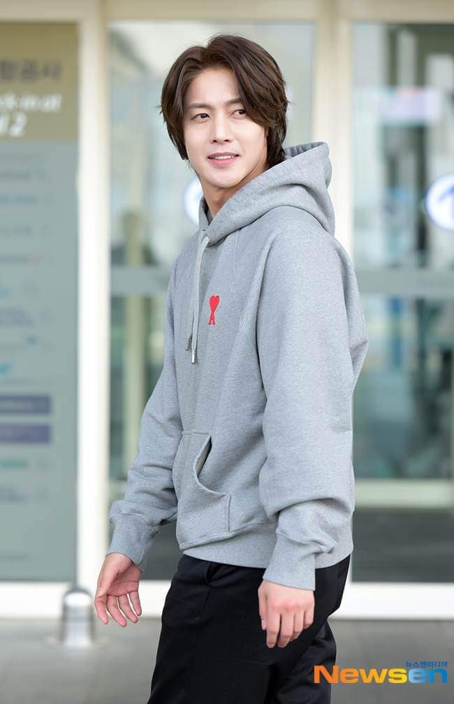 Alejand40217322's tweet photo. The best wishes in your concert in Japan @khj_heneciatwt 💚👽💚
#kimhyunjoong #HENECIA #mysunconcert https://t.co/atF2KiPXX4