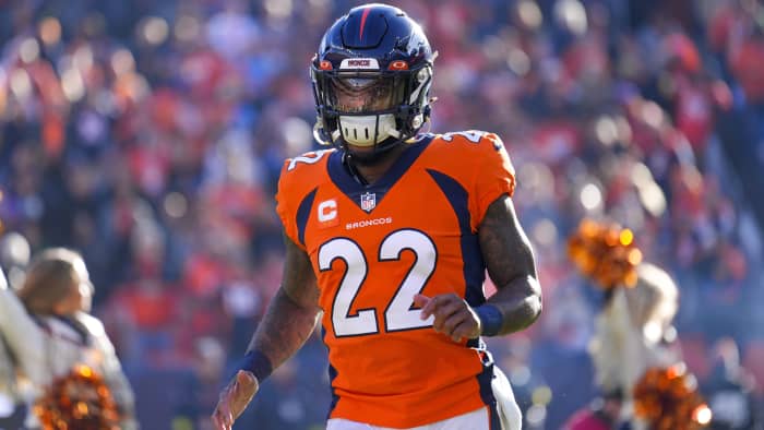 AroundTheNFL's tweet photo. ICYMI: Approaching 14th season, safety Kareem Jackson not ready to walk away from NFL

https://t.co/hBPbsmQHxw https://t.co/OXQdnfk79z