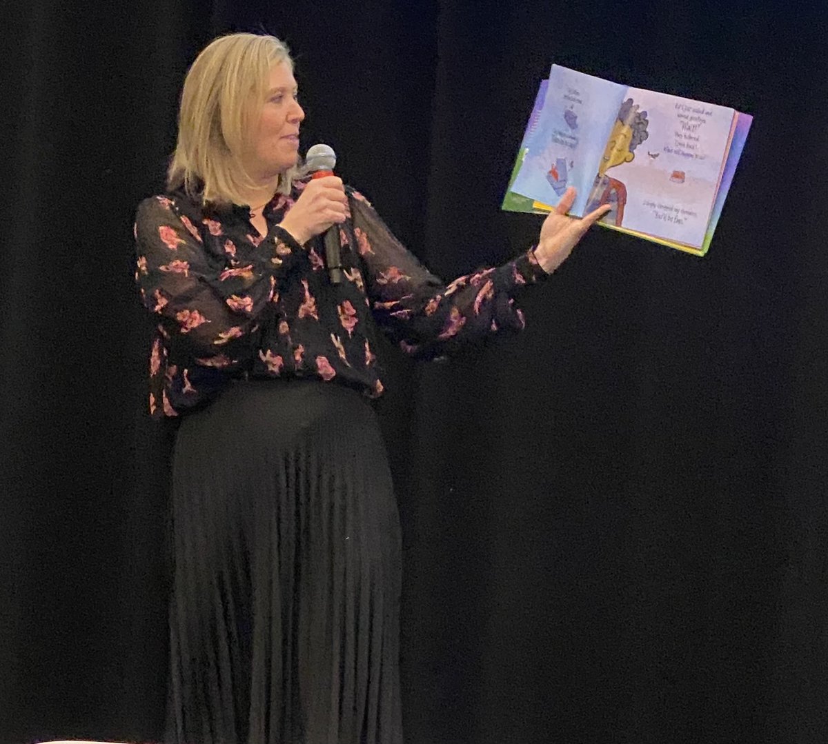 Even leaders love to have someone read to them! Thank you Kim from Scholastic! #BASAWomensConference