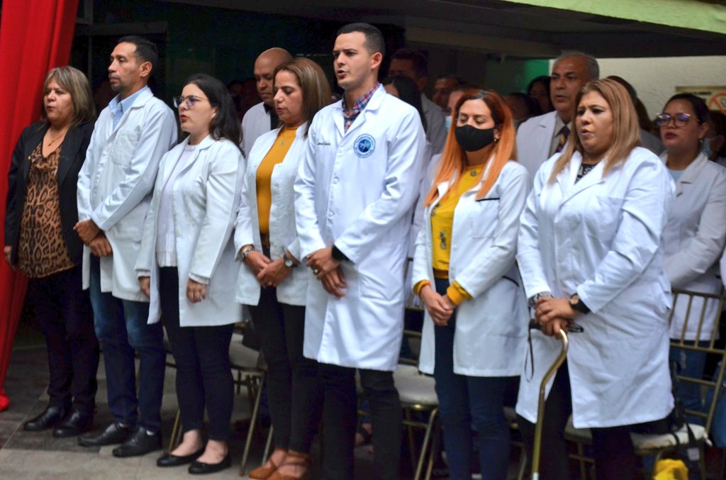 <a href="/_LaAvanzadora/">Yelitze Santaella</a>, felicitó a nuestros médicos: “Reconocemos ese compromiso y sacrificio que han tenido, además de pedirle a Dios que sigan iluminados y bendiga sus manos, que son manos milagrosas cuando se trata de atender y salvar alguna vida.

.<a href="/NicolasMaduro/">Nicolás Maduro</a>
#ChávezInmortal
