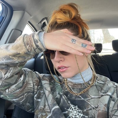 lucypxrr's tweet photo. me if I was an influencer and had haterz https://t.co/uZRv1m3V6u