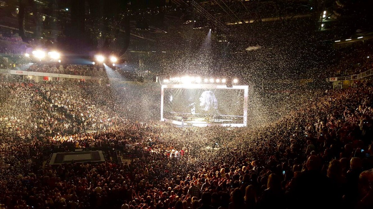 Anna_W87's tweet photo. Not long to go now! @Adele @AdeleAccess 

March 10 2016, Manchester
March 10 2017, Sydney (our hometown)
March 10 2023, Las Vegas 

Going to be a fantastic night, thank you @Adele https://t.co/aaay3IzeXR