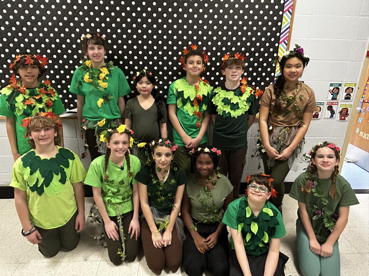 Ms_Lafferty1's tweet photo. We are ready!! Frozen Jr. 🤍🤍 SO PROUD OF THESE KIDS!! Part one of pics! #dramaclub #fpbsdSHINES @SusanFazio15 @dmammolito @FPBSchools @MsSternJLC https://t.co/rQIUSH7bbw