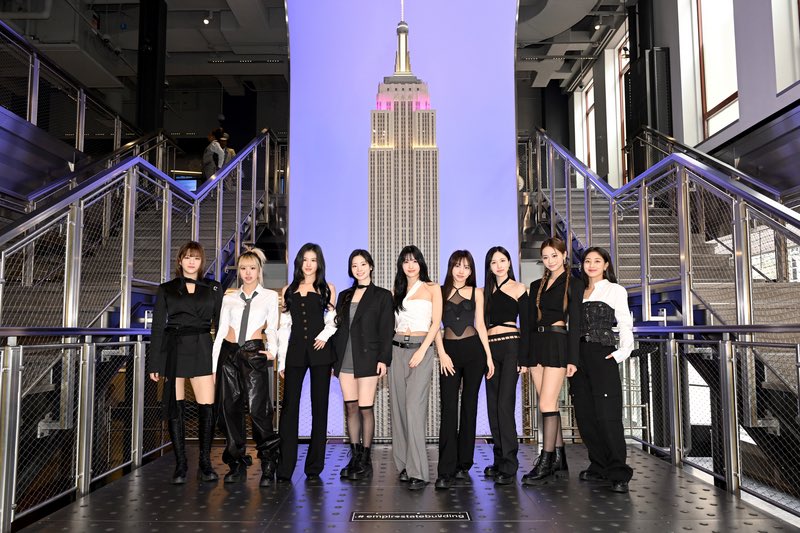 Empire State Building tweet media