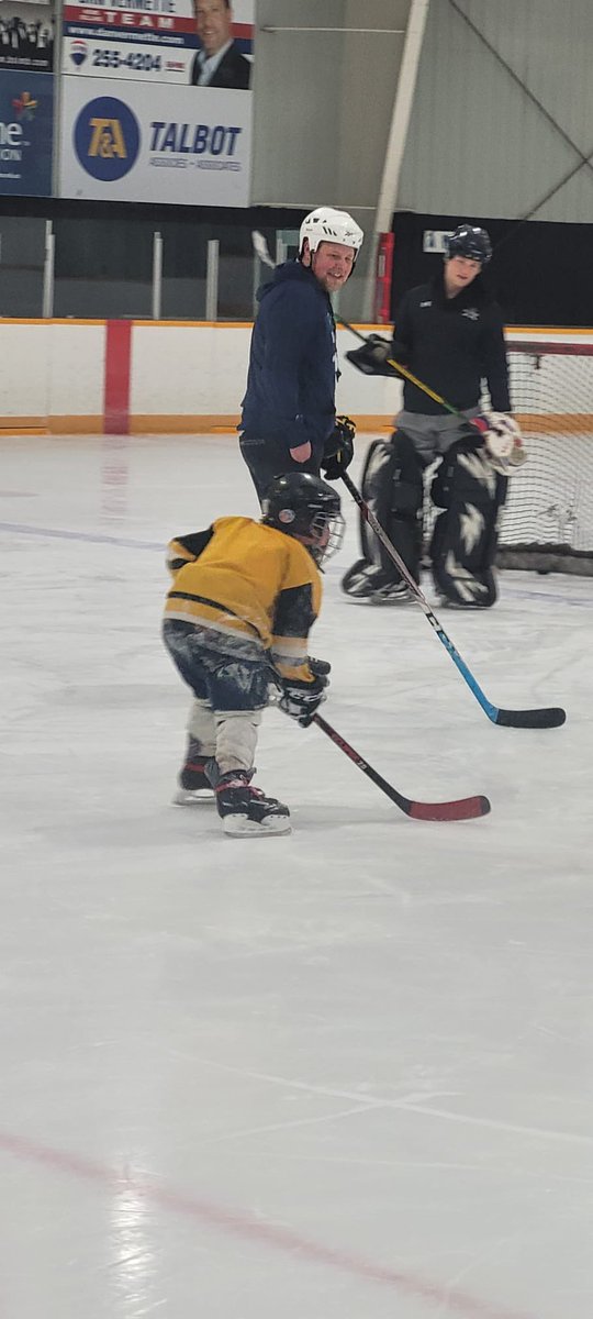 LazerHC's tweet photo. That’s a wrap on the Learn to Play Program. Lot of smiles over the last 5 months! Special thanks to @WpgBruins players Reeve Sukut and Dylan Bauknecht. They were an integral part of the program which included going in net for the final scrimmage. Stick to playing out, boys… https://t.co/KfinVO8Ac9